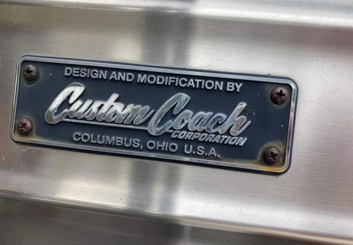 This image has an empty alt attribute; its file name is A-sign-of-high-end-quality-shared-by-all-Custom-Coaches.jpg