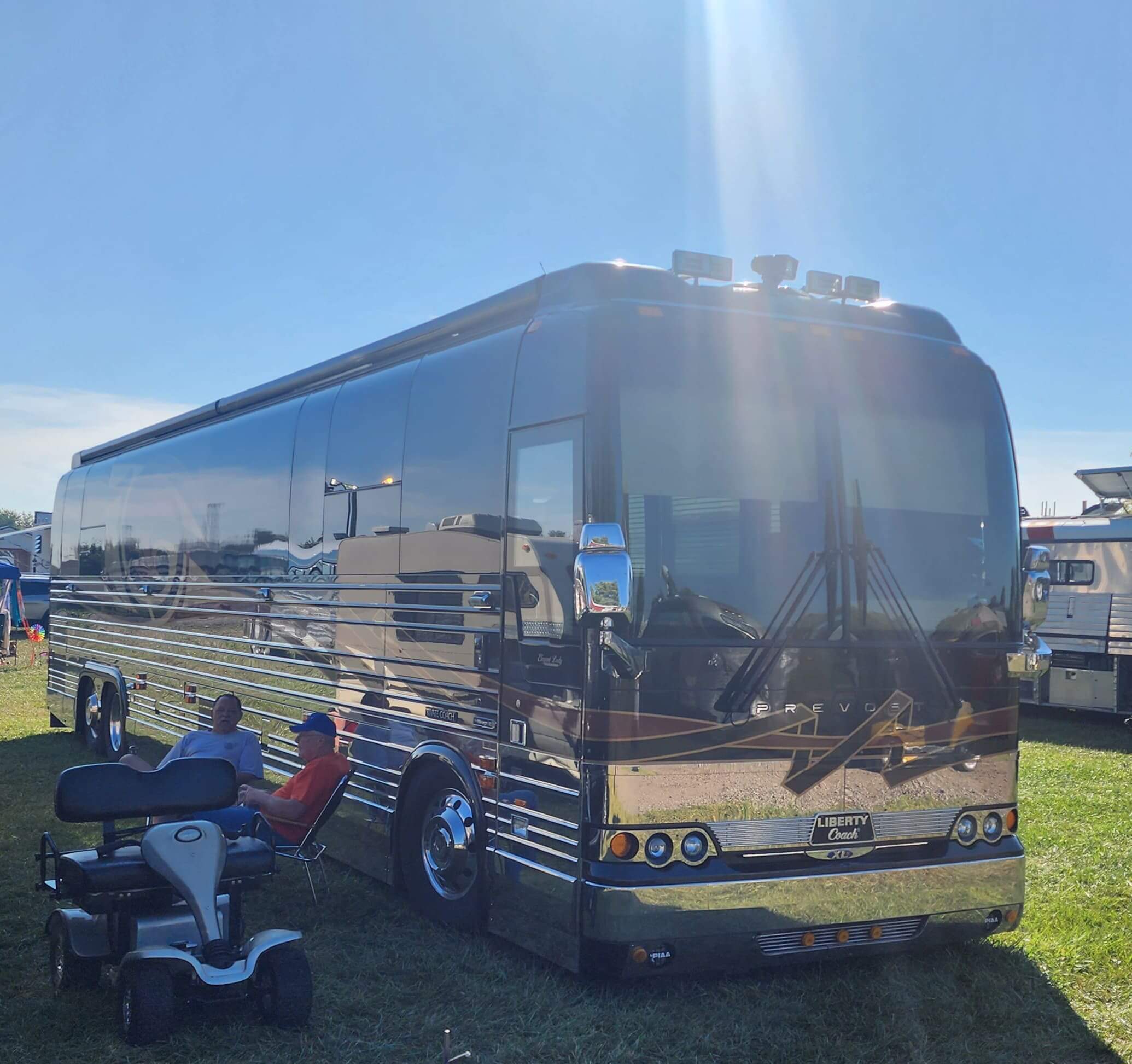 Jon and Diane's Prevost.