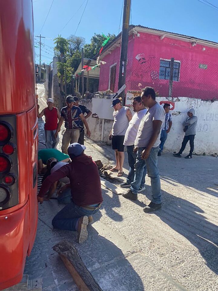 In Tzimol, Chiapas, Mexico, the road was too narrow for the Jajadabus.