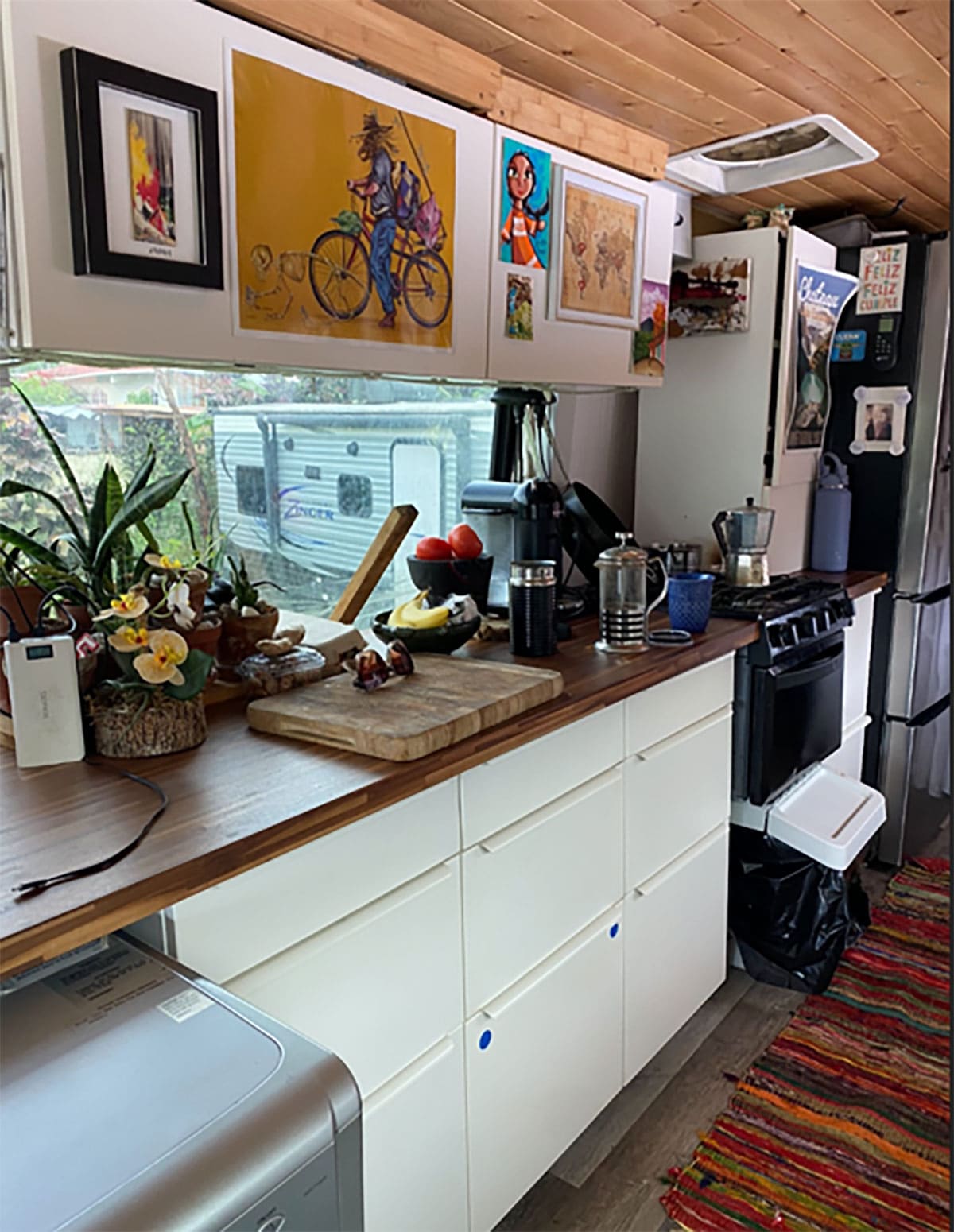 Kitchen Cabinets Curb Side.